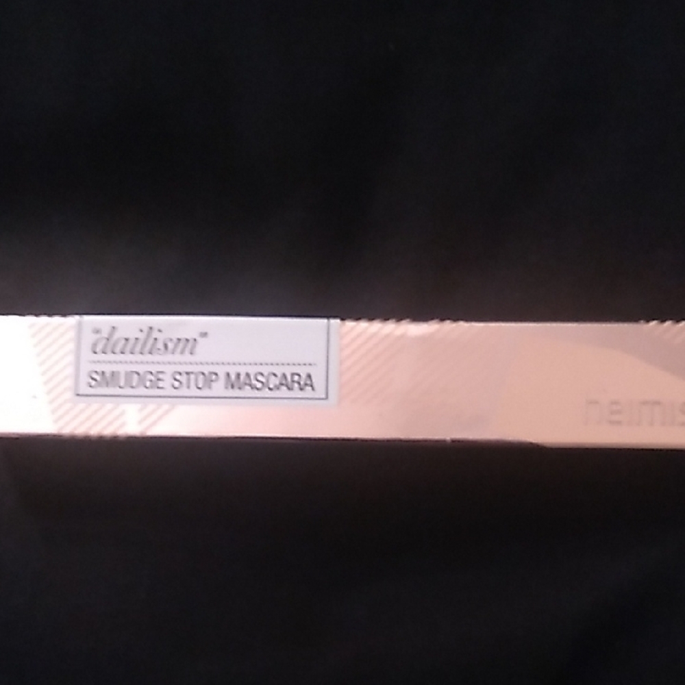 Dailism Smudge Stop Mascara - Pink